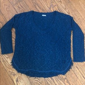 Woman’s En Créme Sweater!